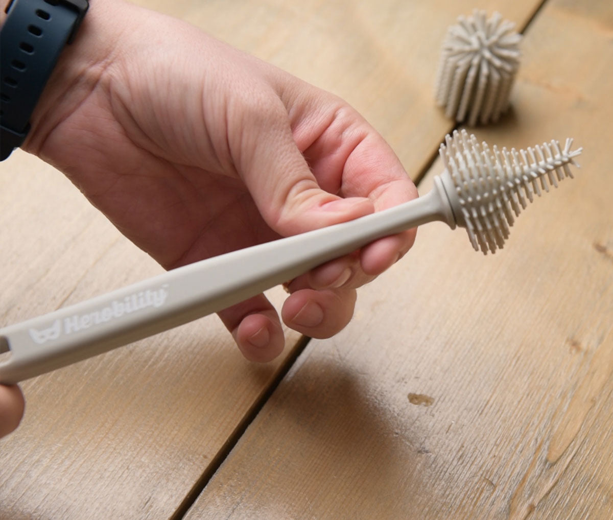 Spazzola 2-in-1 per tettarelle e biberon